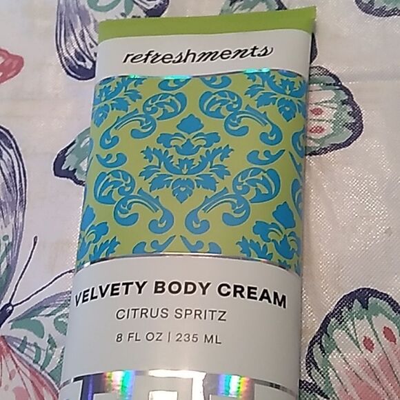 Refreshments Hand /Body Set - Picture 2 of 7